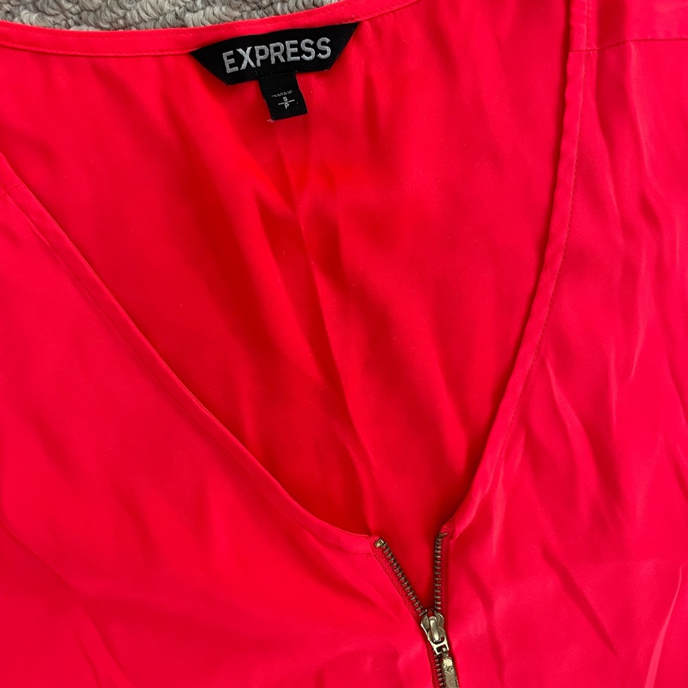 Express V-neck Blouse - Picture 3 of 4
